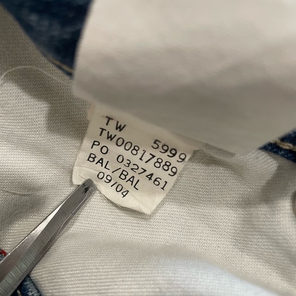 Vintage Women's 2004 Y2K Tommy Hilfiger Jeans (6) - Picture 8 of 9